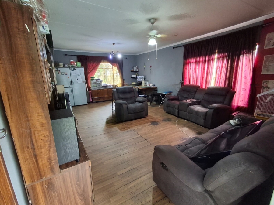 4 Bedroom Property for Sale in Oos Einde North West